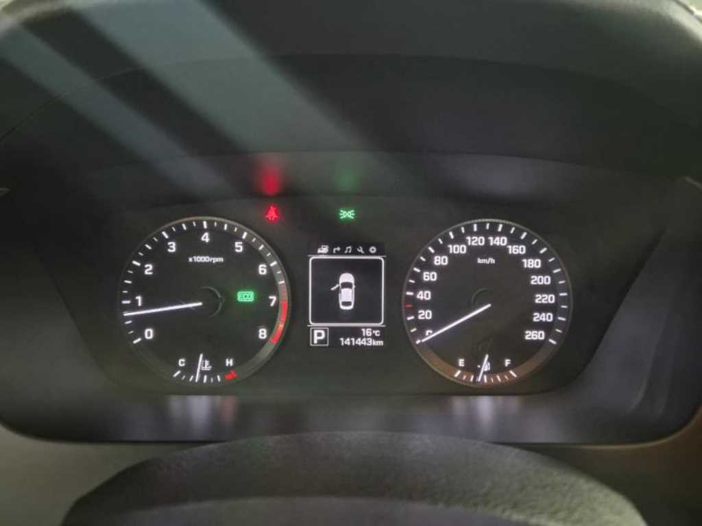 HYUNDAI Sonata - Vista 6