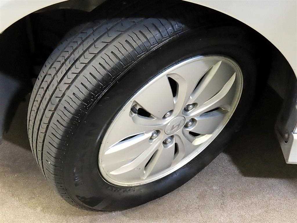 HYUNDAI Avante 2010 Gris - Importación desde Corea - HF Imports Iquique - Foto 18