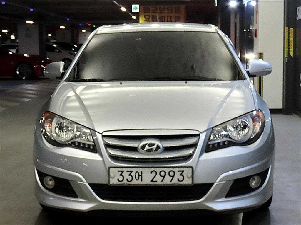 HYUNDAI Avante - Vista 2