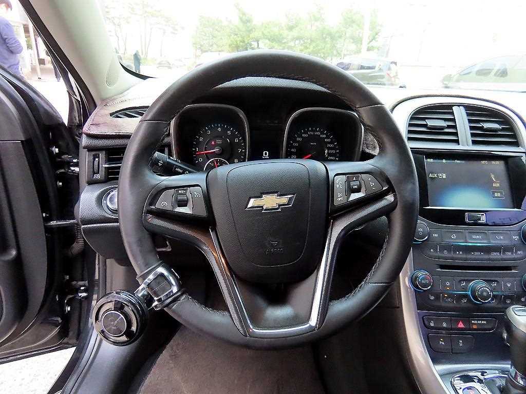 Chevrolet Malibu - Vista 8