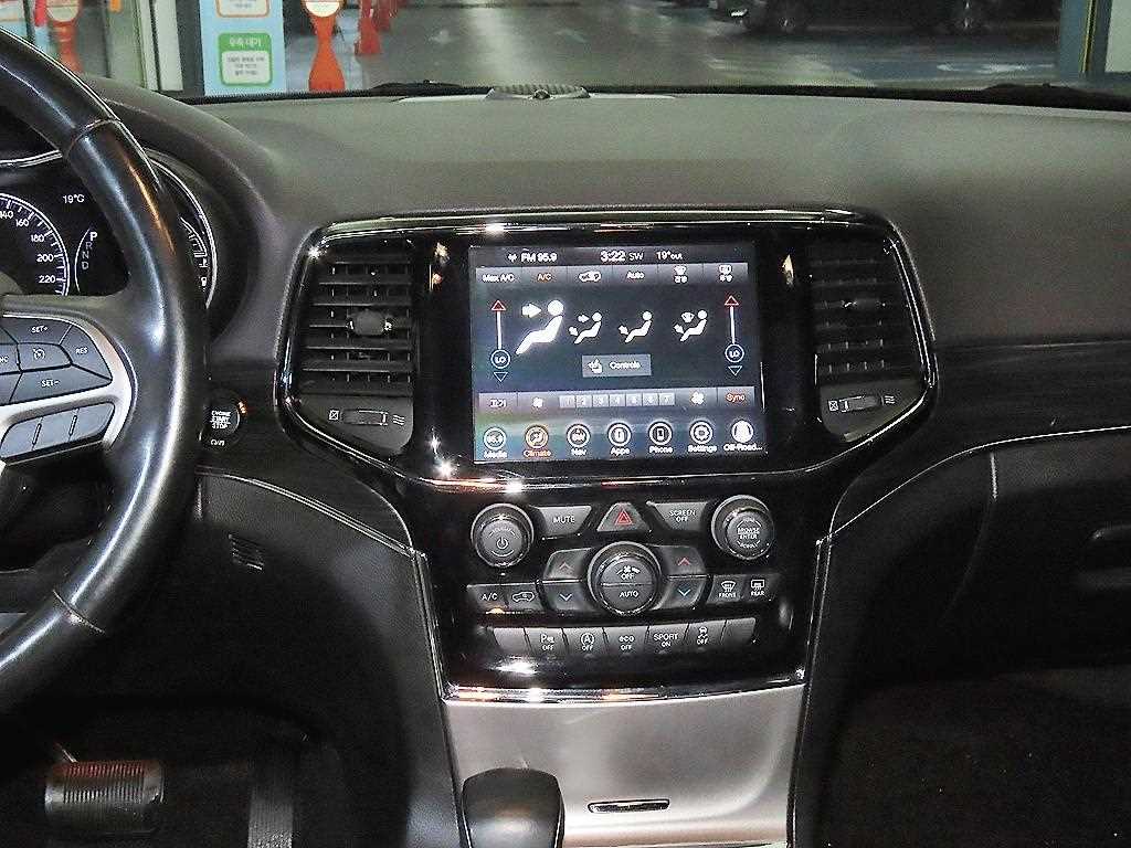 Jeep Cherokee - Vista 11