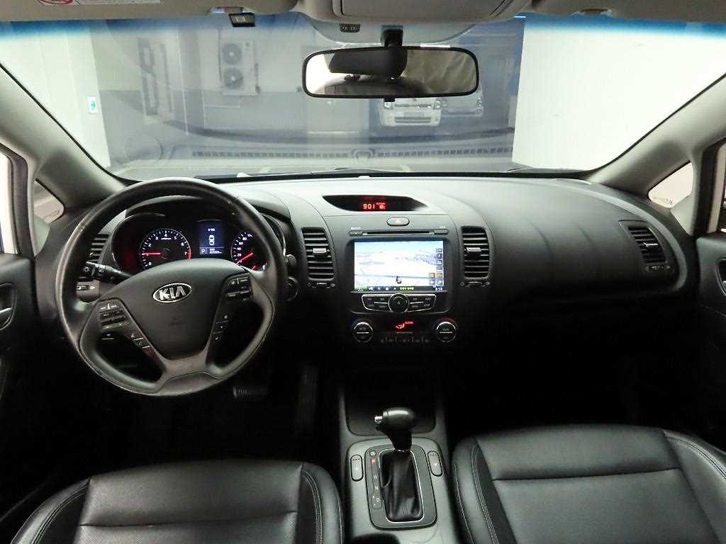 KIA K3 - Vista 6