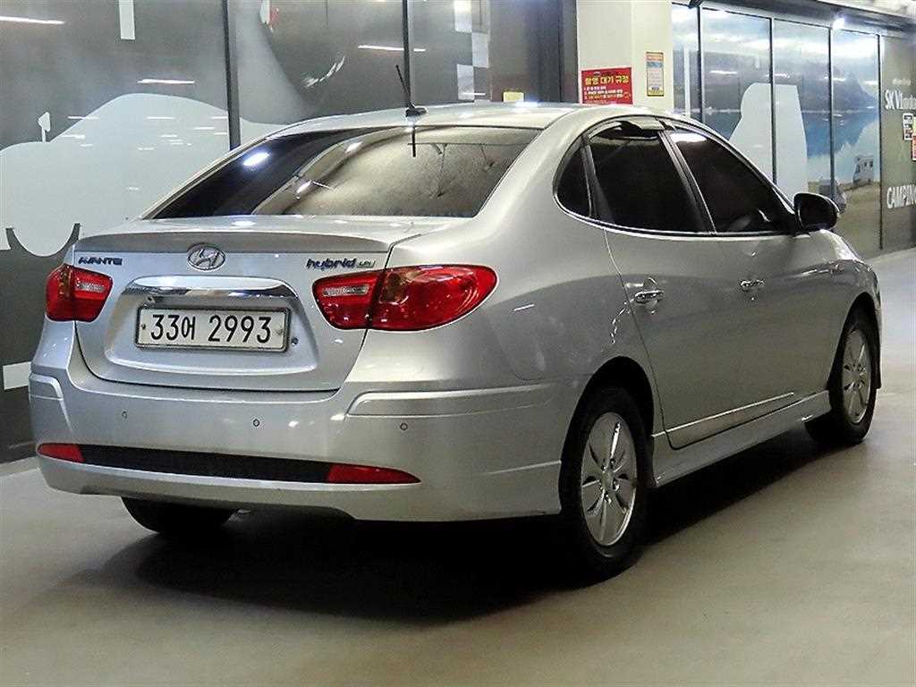 HYUNDAI Avante - Vista 4