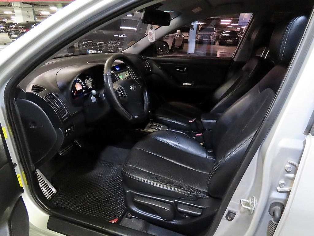 HYUNDAI Avante - Vista 6