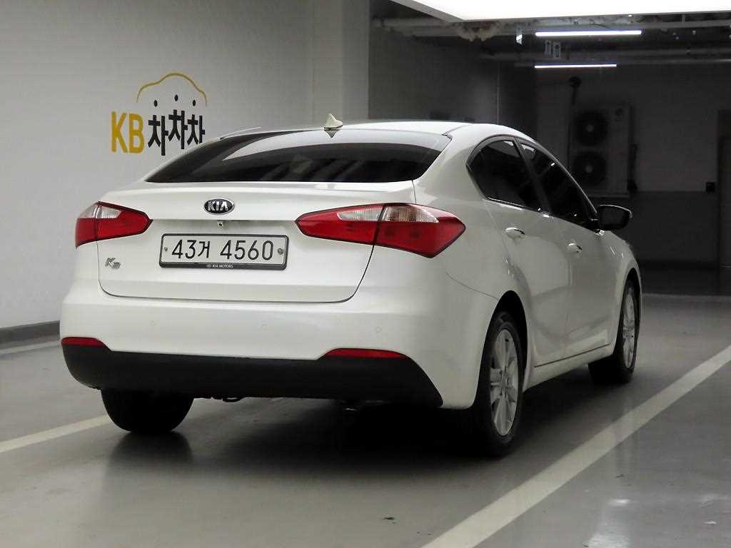 KIA K3 - Vista 4
