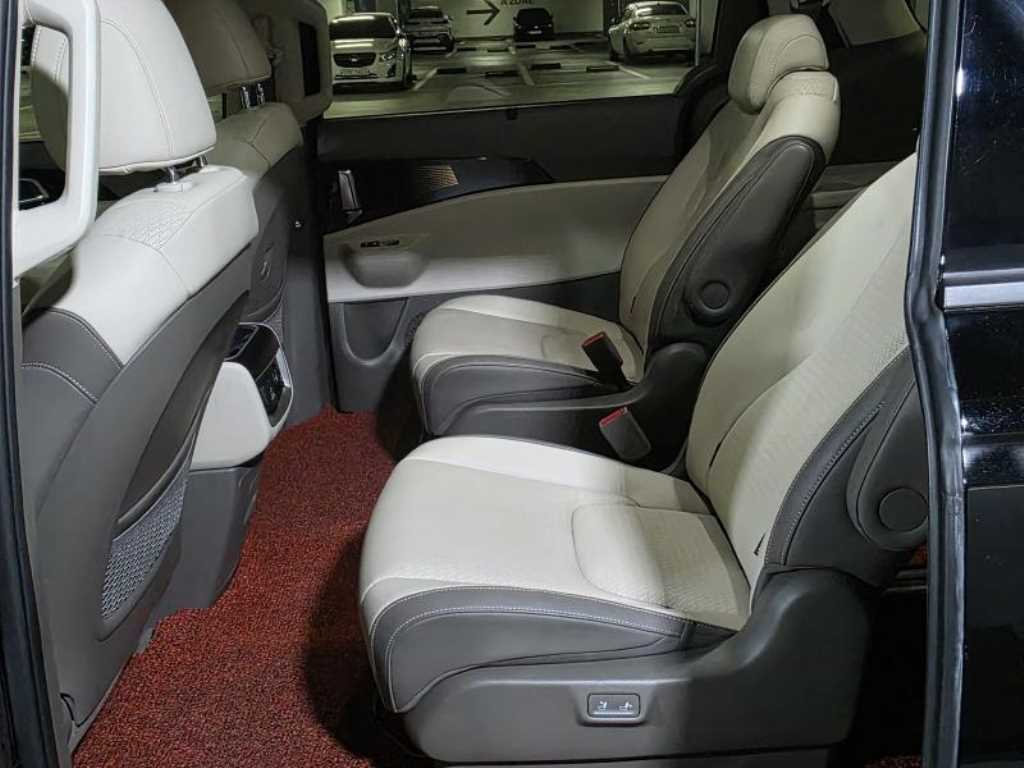 KIA Carnival - Vista 9