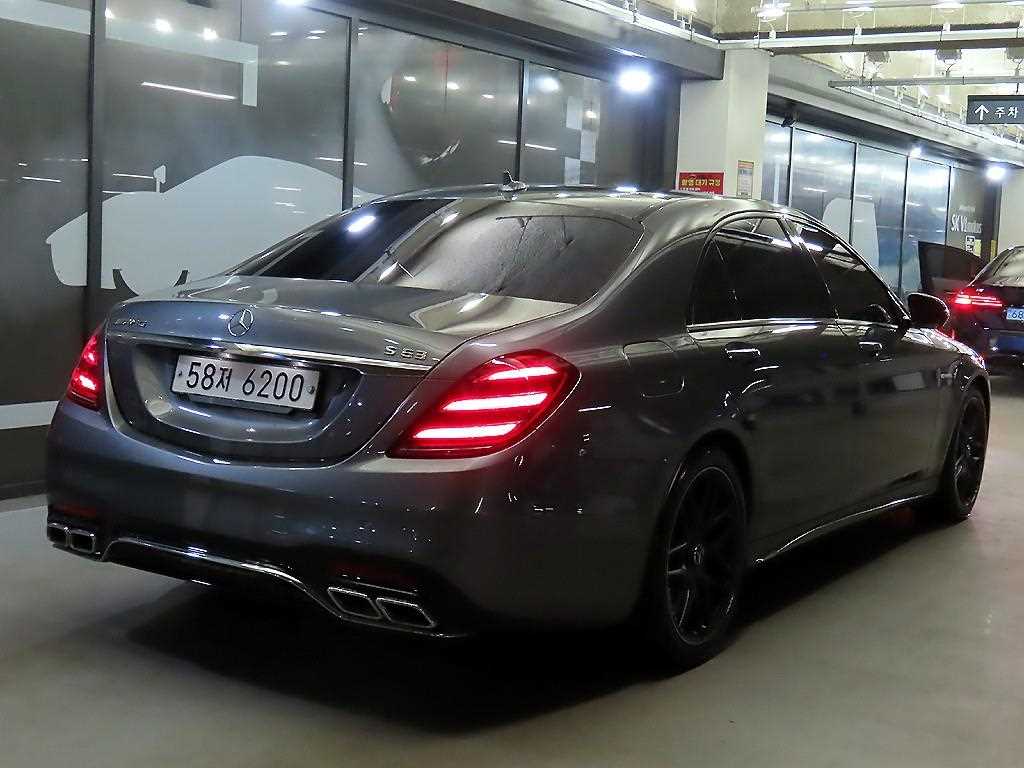 Mercedes Benz S Class - Vista 4