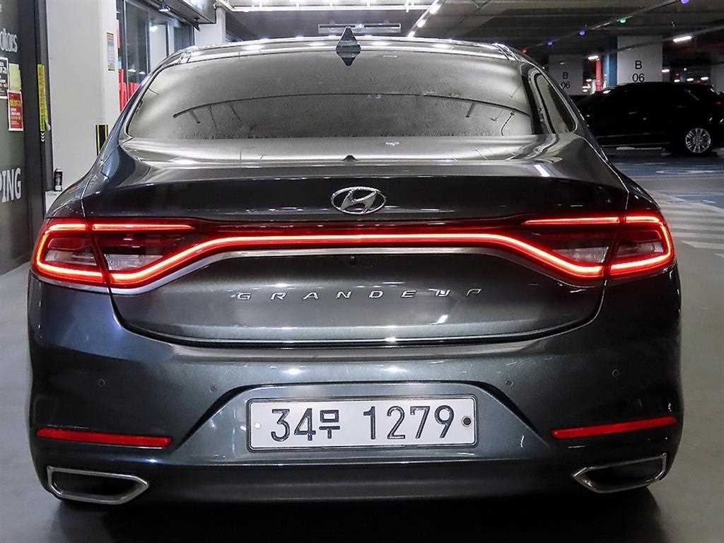 HYUNDAI Grandeur - Vista 5