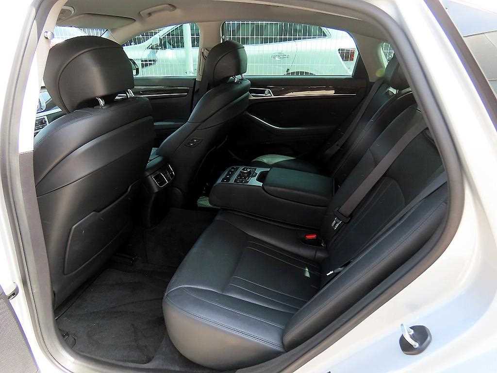 Genesis G80 - Vista 6