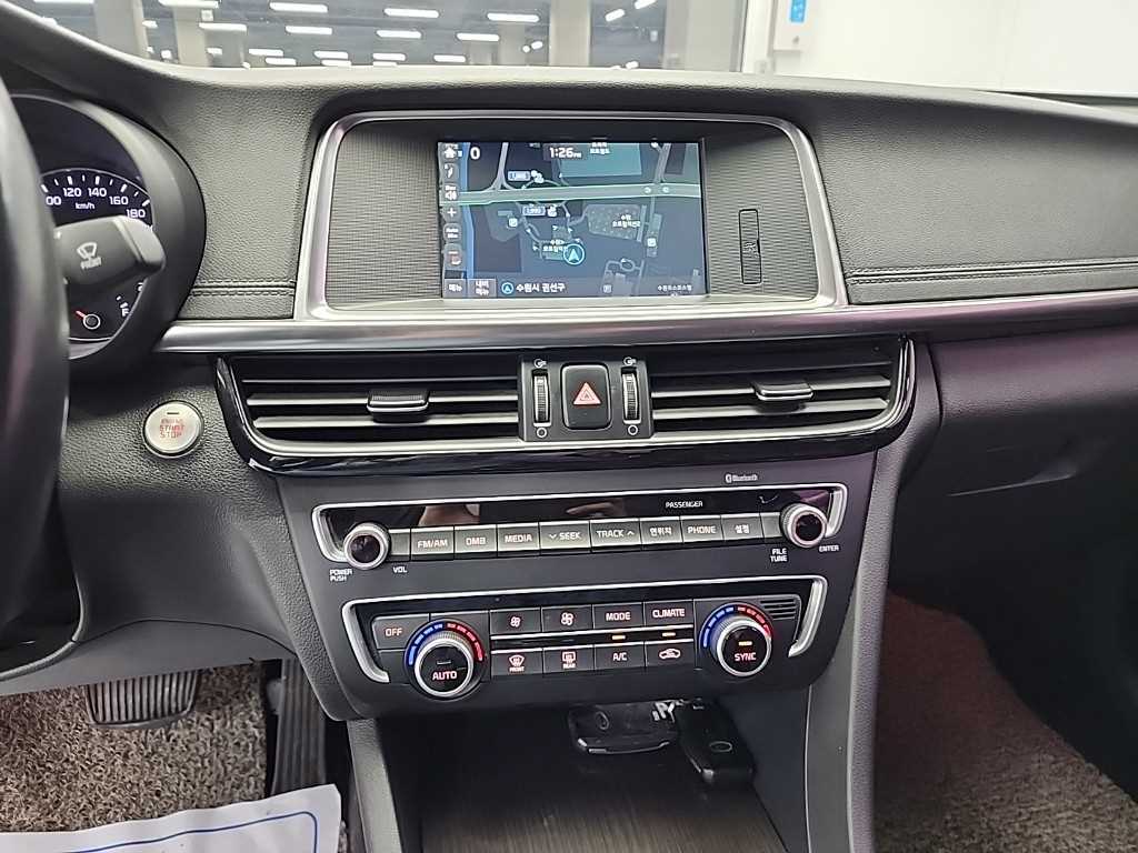KIA K5 - Vista 10