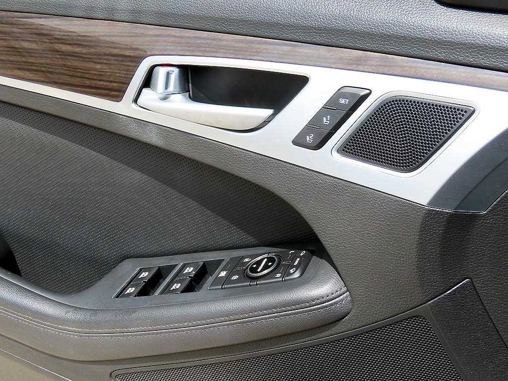 Genesis G80 - Vista 12