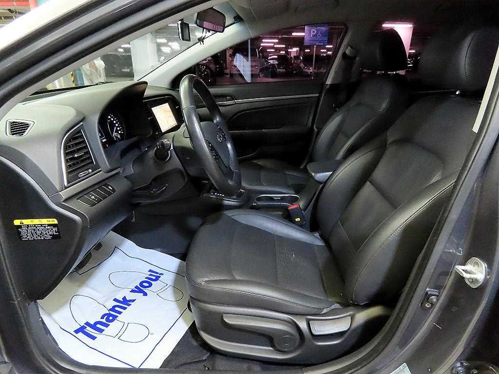 HYUNDAI Avante - Vista 6