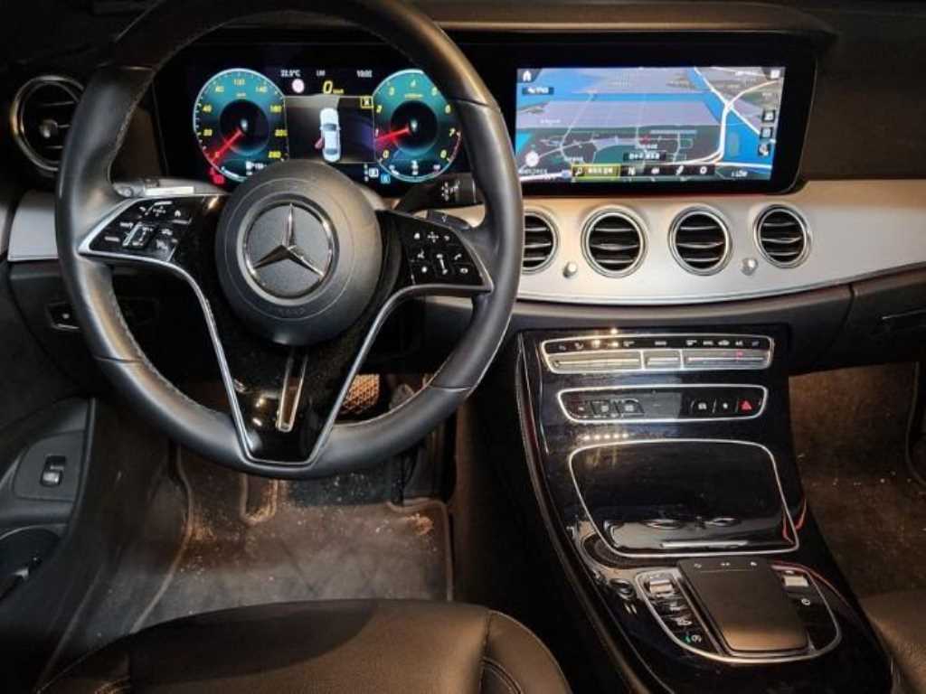 Mercedes Benz E class - Vista 4