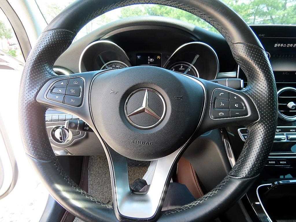 Mercedes Benz C Class - Vista 8
