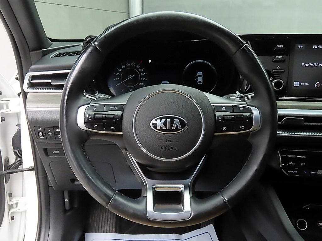 KIA K5 - Vista 9