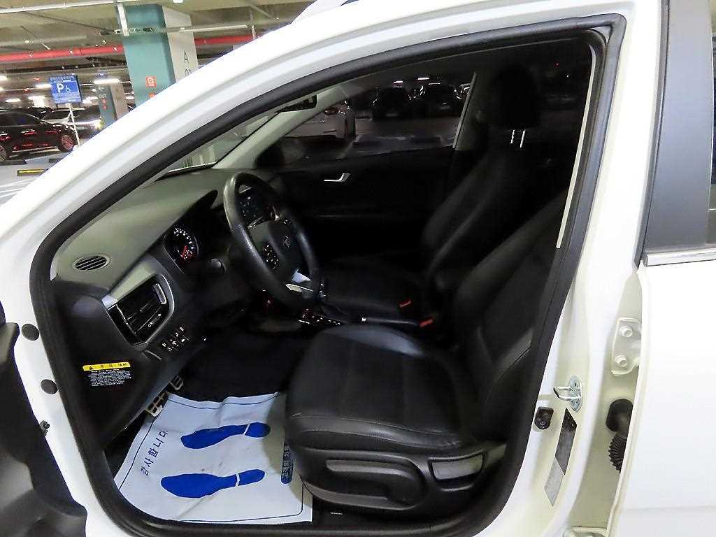 KIA Stonic - Vista 6