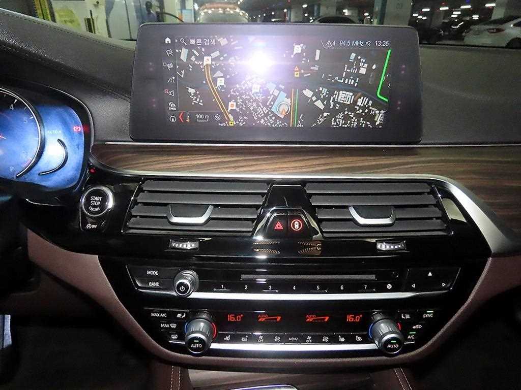 BMW 5 Series - Vista 11