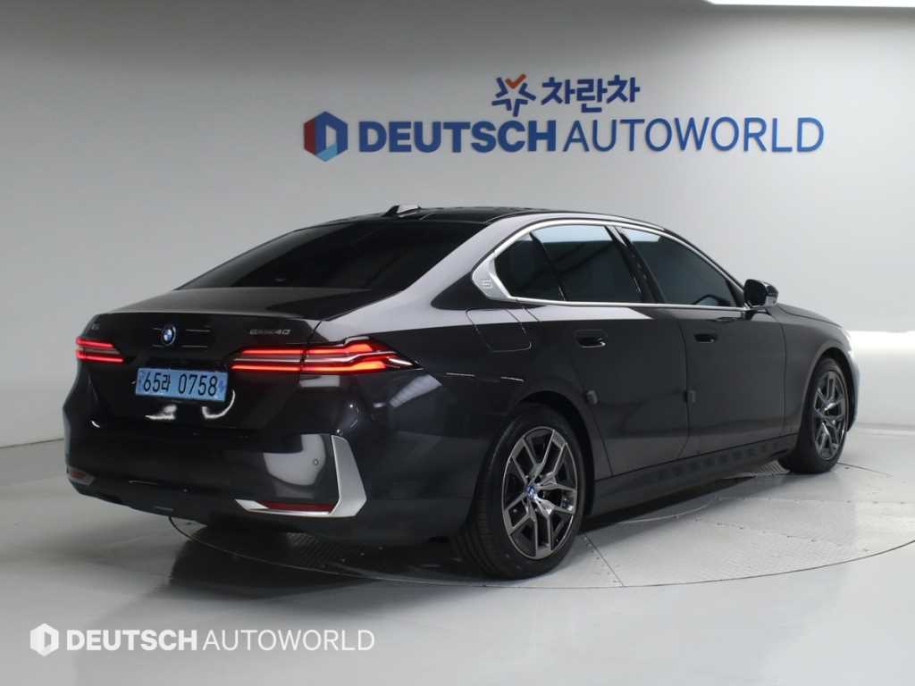 BMW i5 - Vista 2