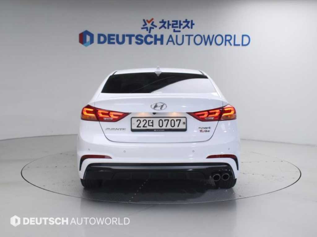 HYUNDAI Avante - Vista 4