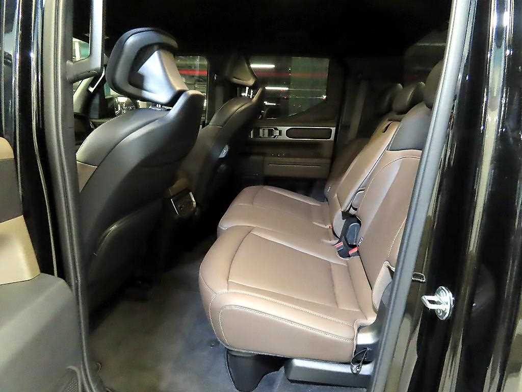 KIA Tasman - Vista 7