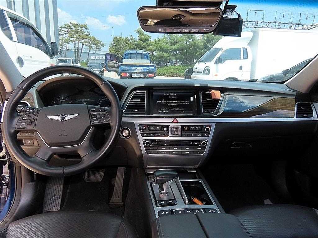 Genesis G80 - Vista 10