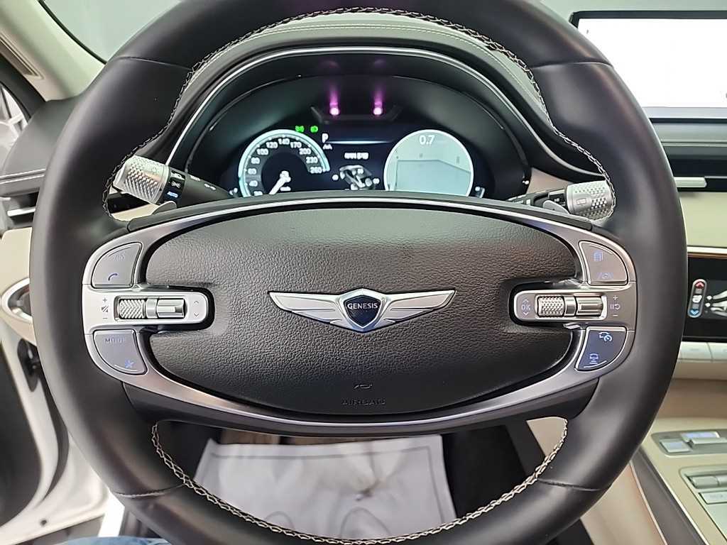 Genesis GV70 - Vista 9