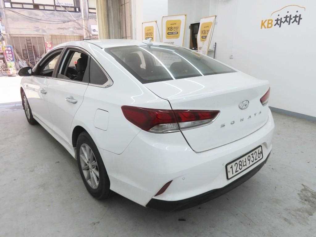 HYUNDAI Sonata - Vista 4