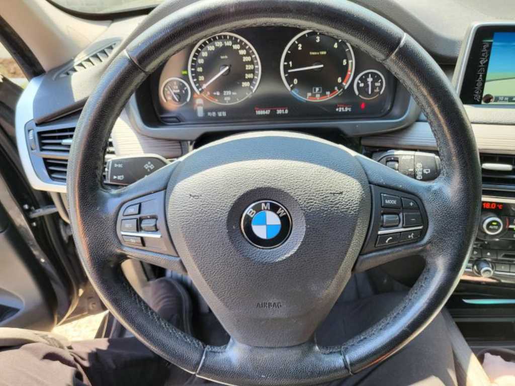 BMW X5 - Vista 8