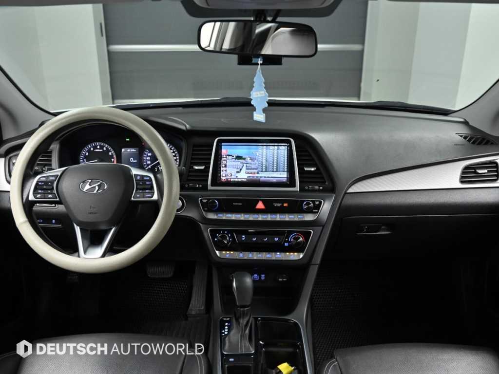 HYUNDAI Sonata - Vista 7