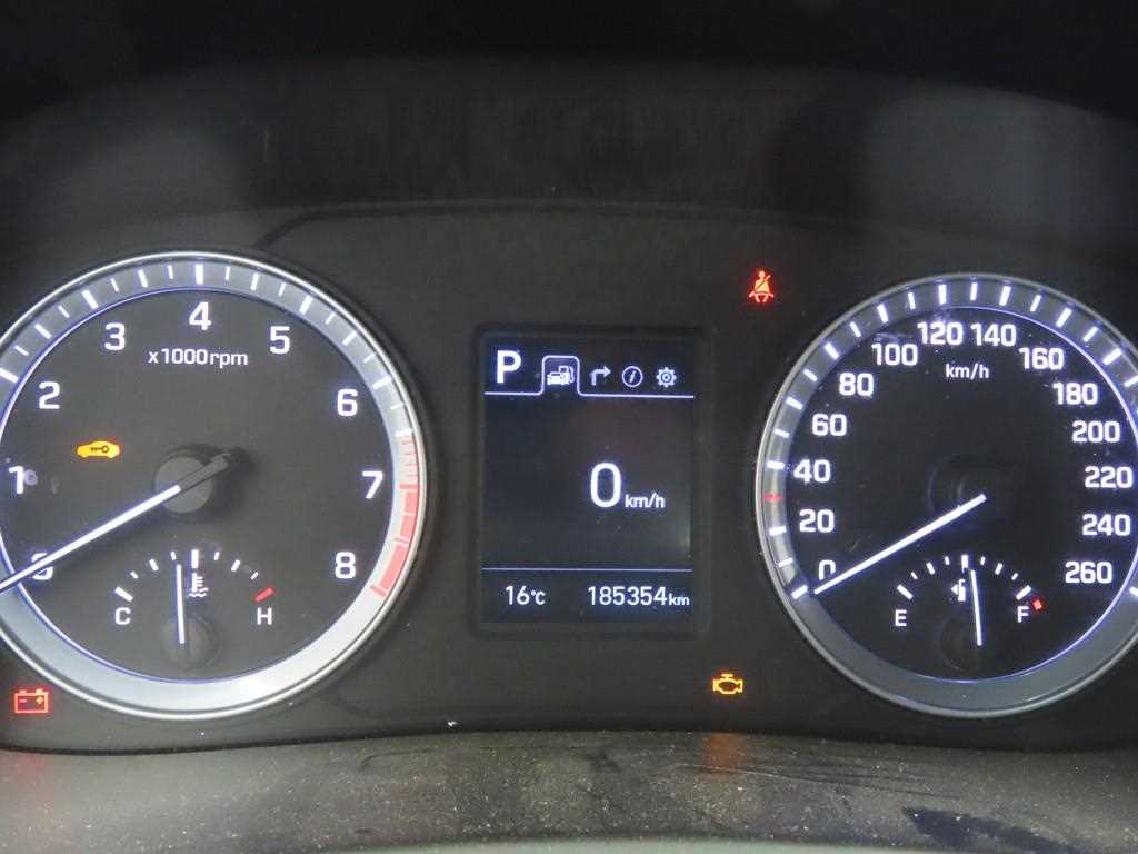 HYUNDAI Sonata - Vista 8