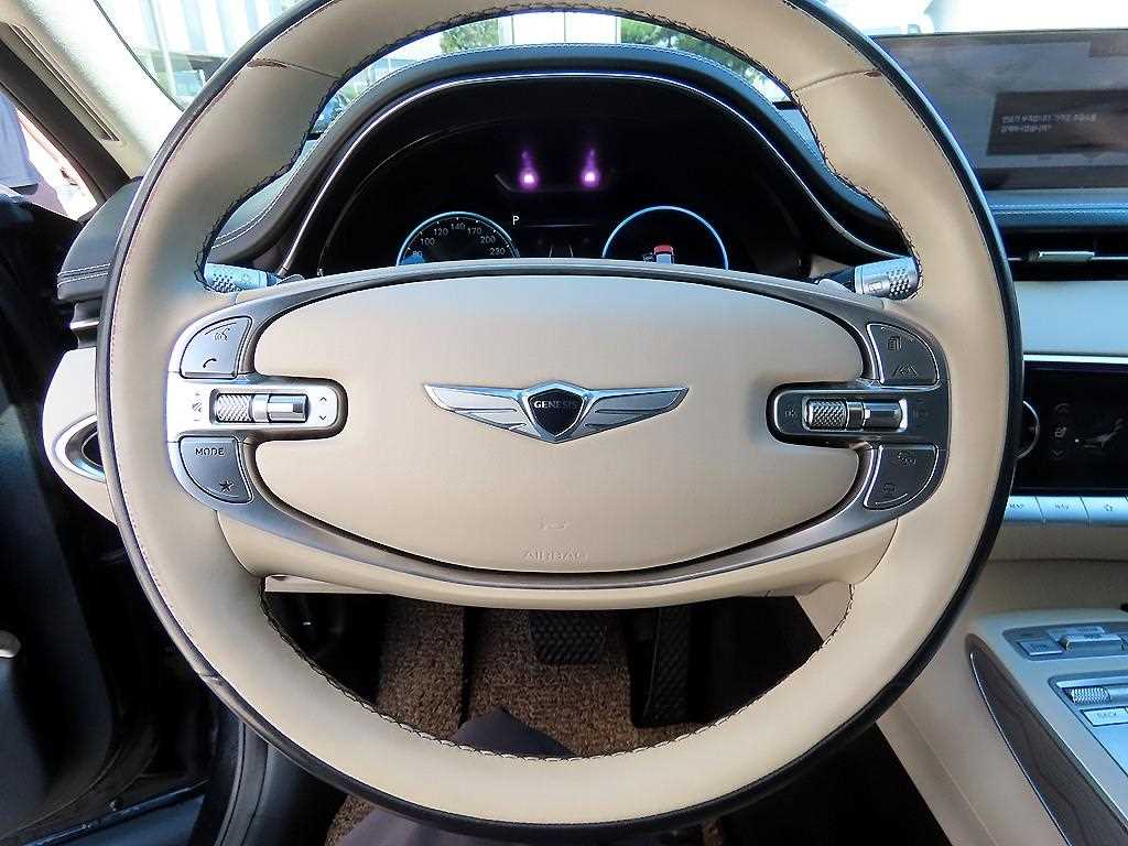Genesis GV70 - Vista 8