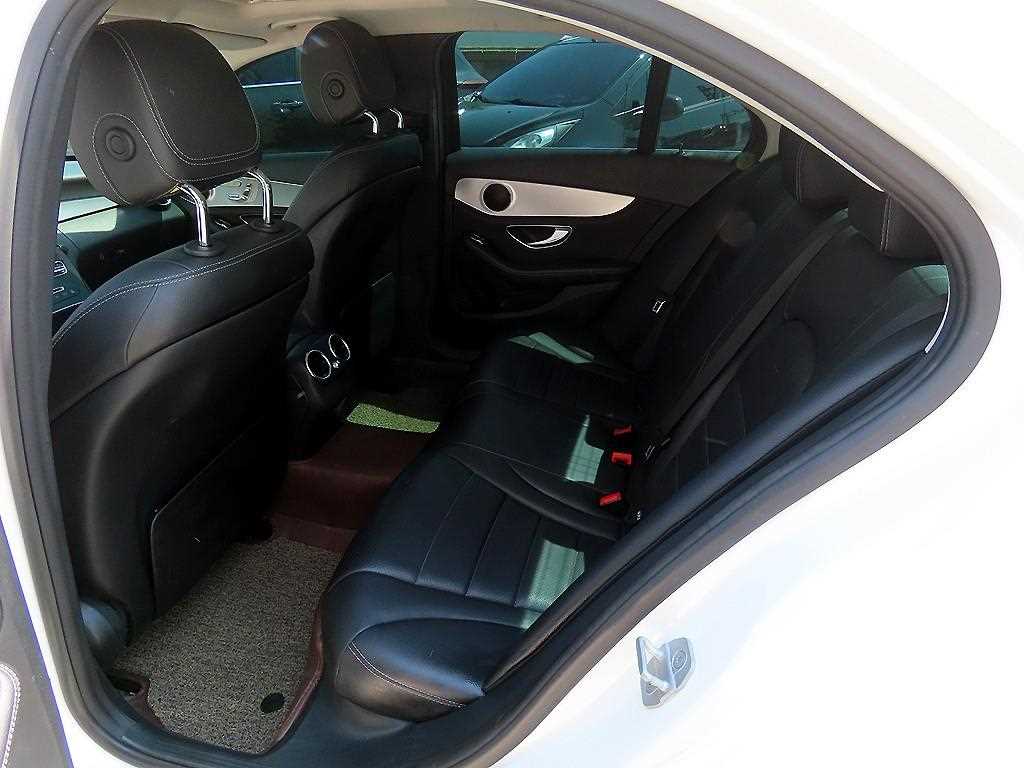 Mercedes Benz C Class - Vista 6