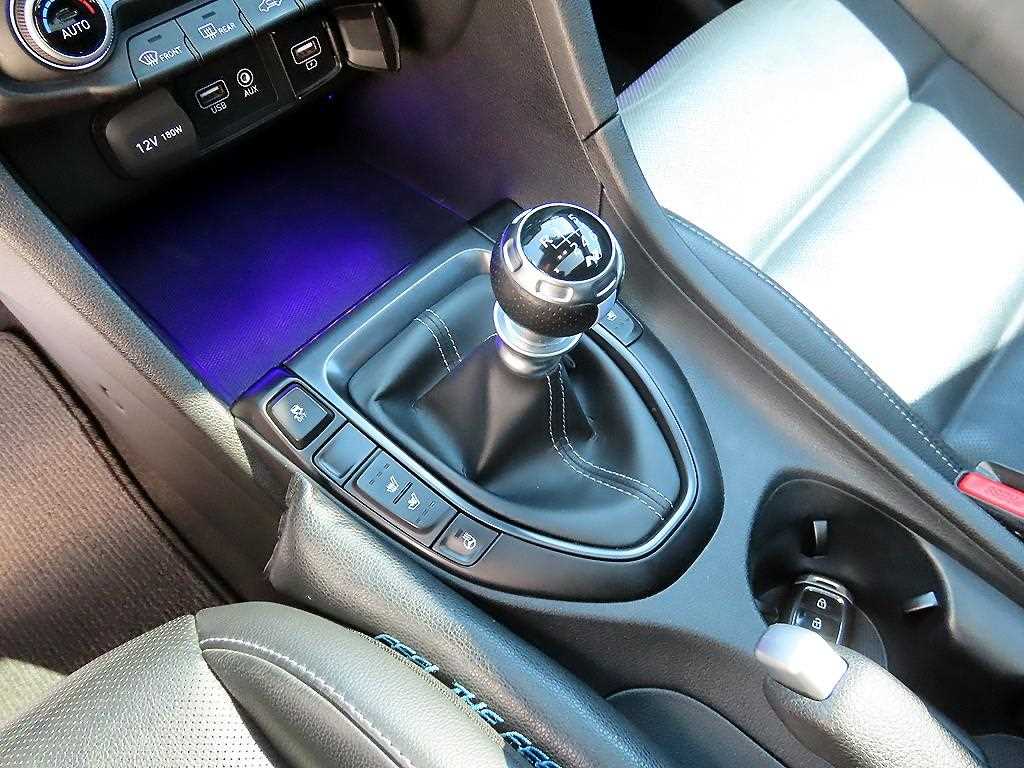 HYUNDAI Veloster - Vista 10