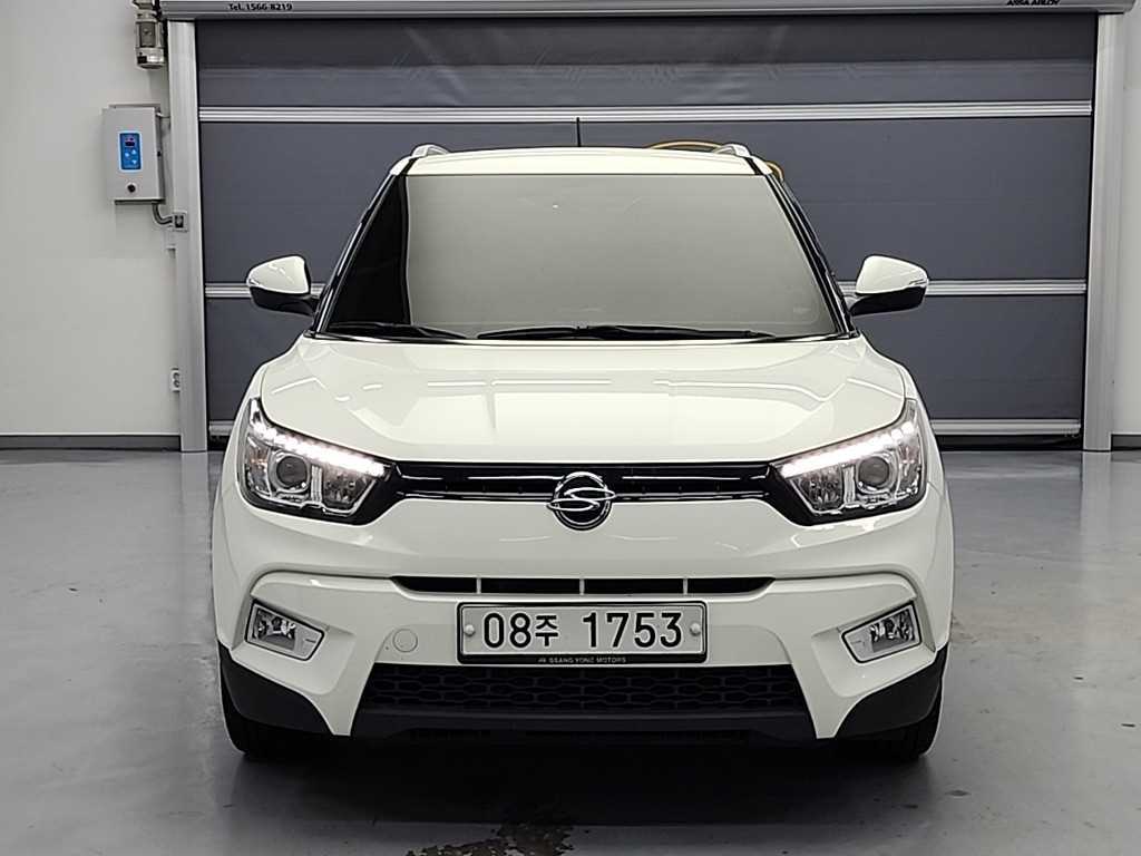 Ssangyong Tivoli - Vista 2