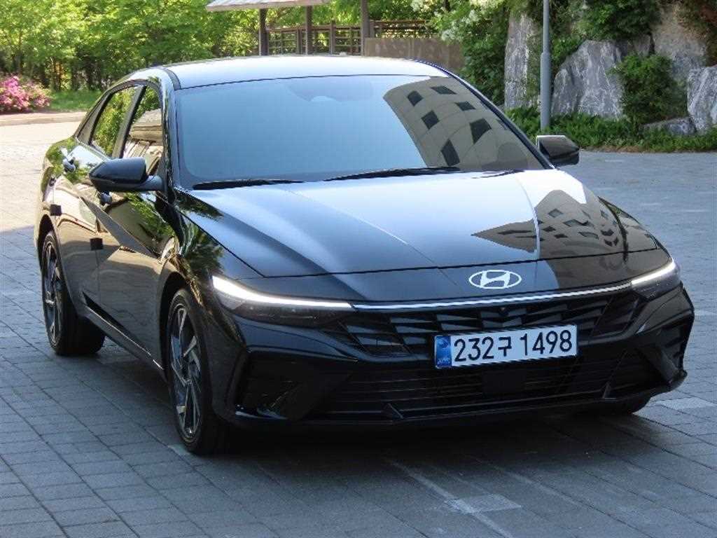 HYUNDAI Avante - Vista 2