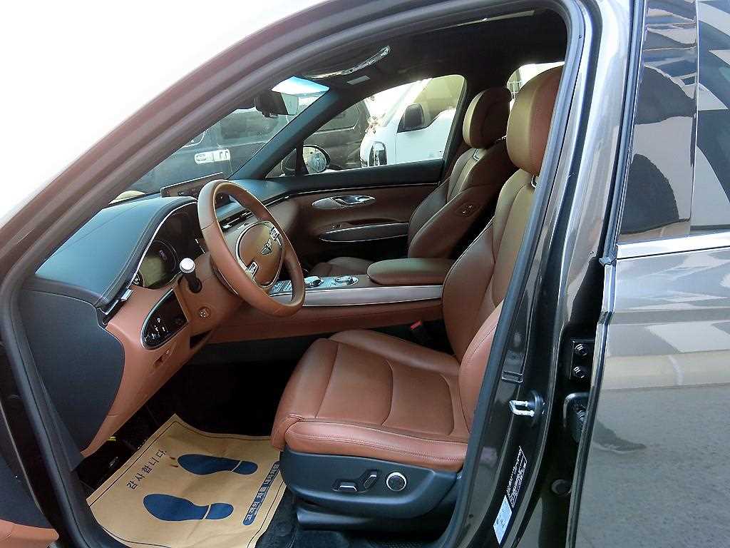 Genesis GV70 - Vista 5