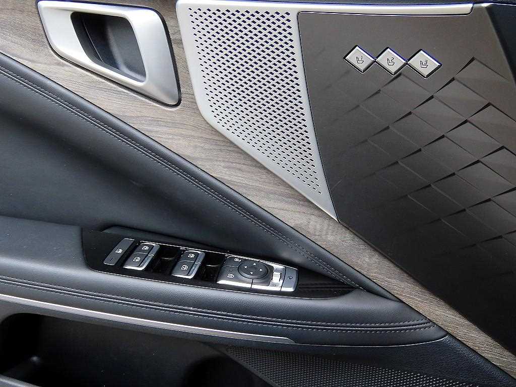 KIA K8 - Vista 12