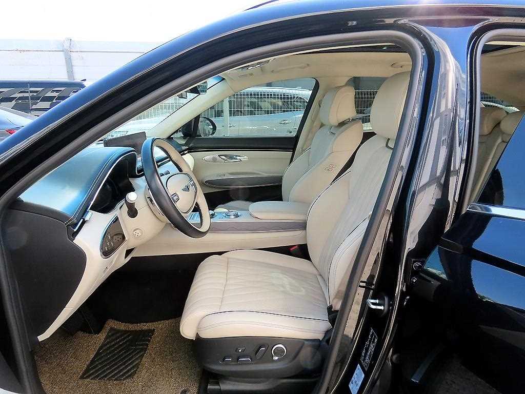 Genesis GV70 - Vista 5