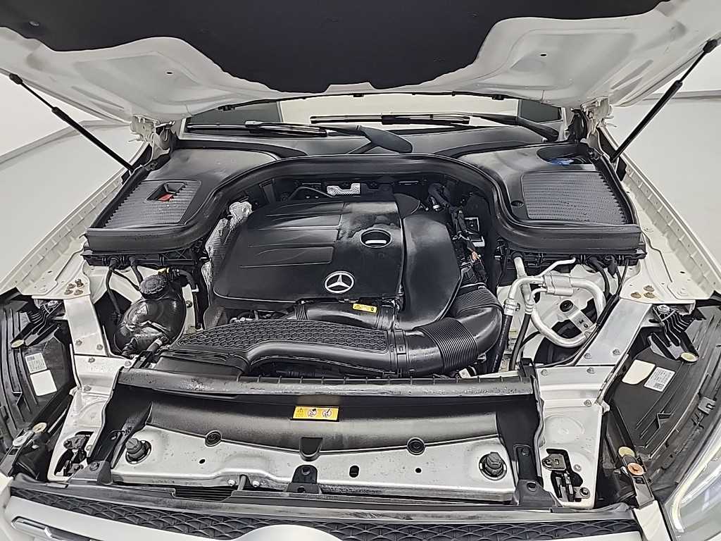 Mercedes Benz GLC Class - Vista 5