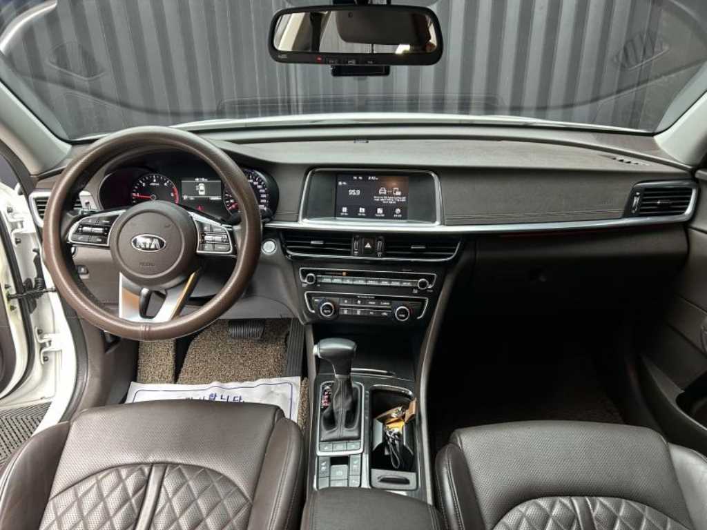 KIA K5 - Vista 9