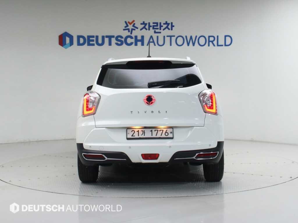 Ssangyong Tivoli - Vista 4