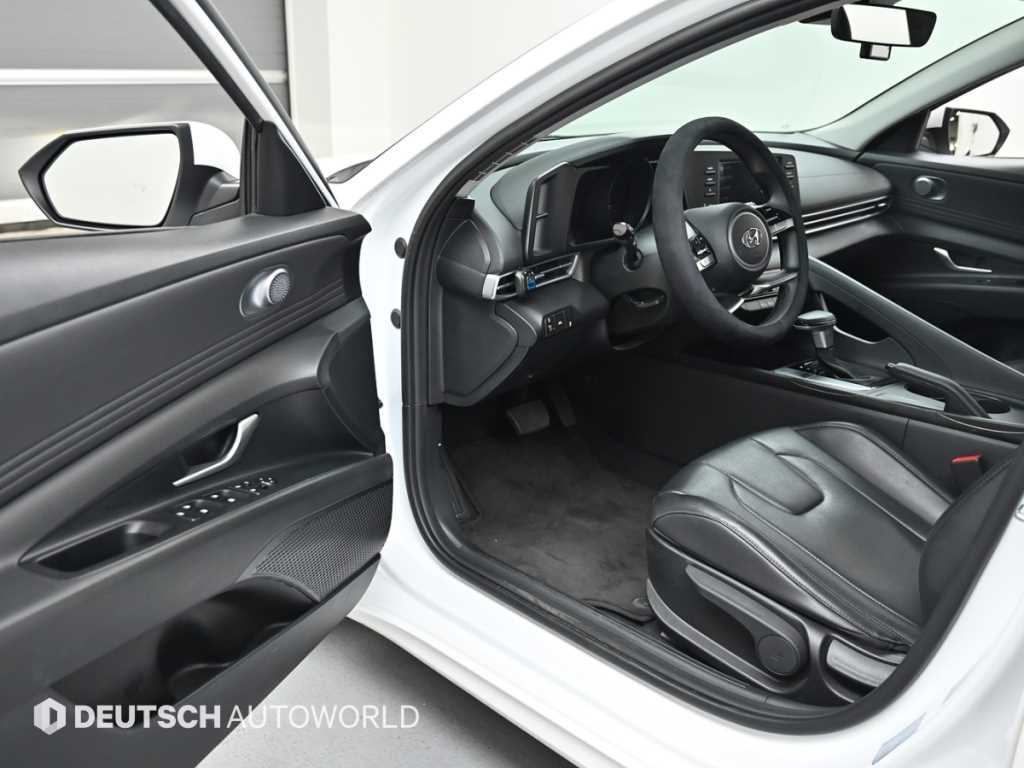 HYUNDAI Avante - Vista 11