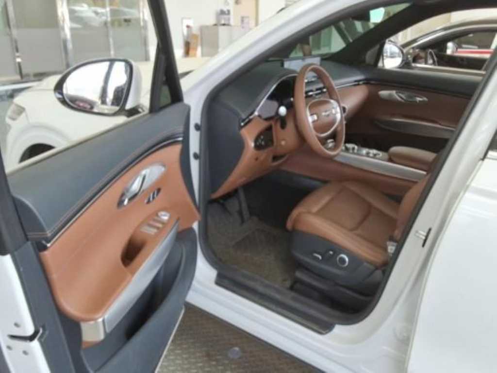 Genesis GV70 - Vista 9