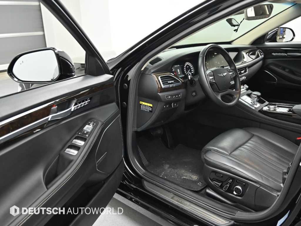 Genesis G90 - Vista 11