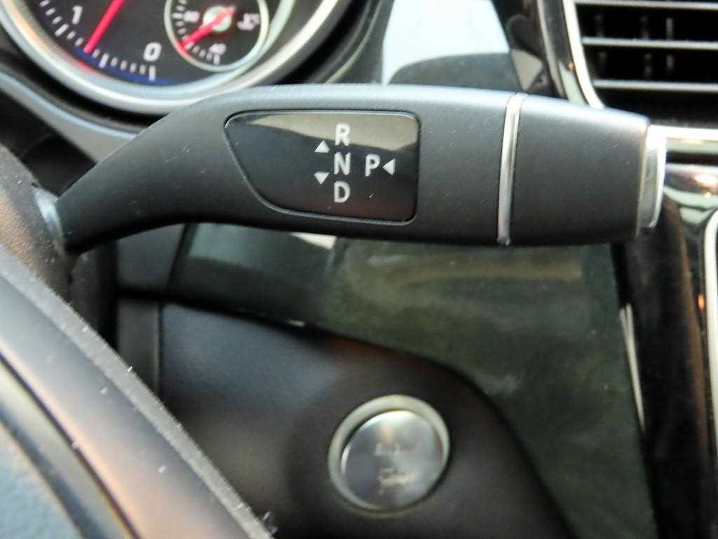 Mercedes Benz GLE Class - Vista 11
