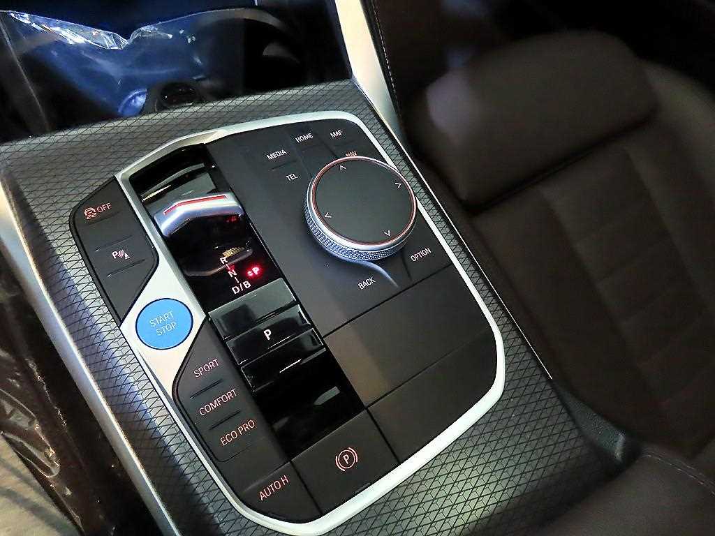 BMW i4 - Vista 12