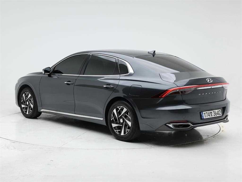 HYUNDAI Grandeur - Vista 4