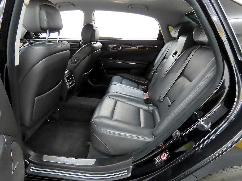 HYUNDAI Equus - Vista 6