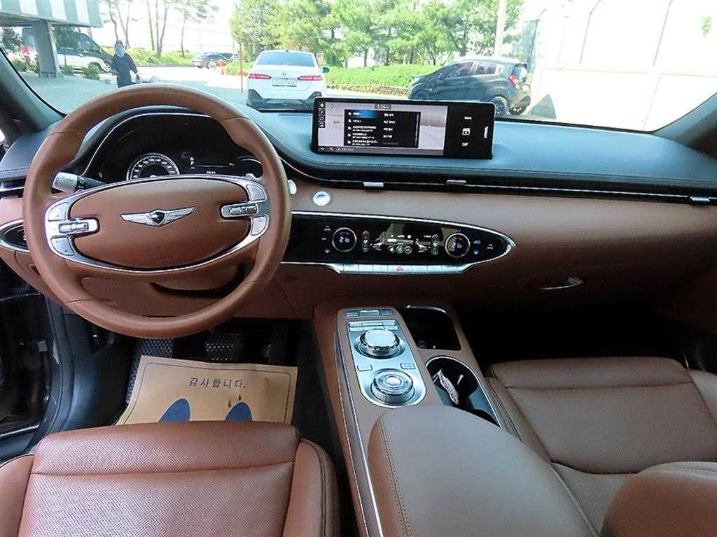 Genesis GV70 - Vista 7