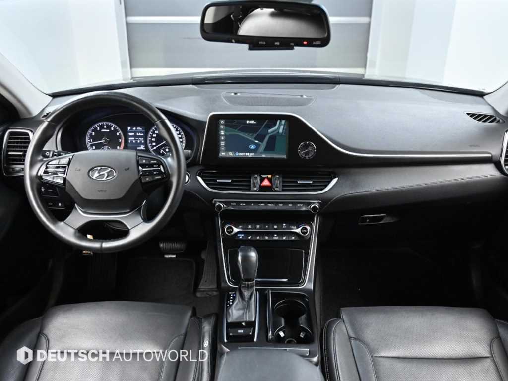 HYUNDAI Grandeur - Vista 7